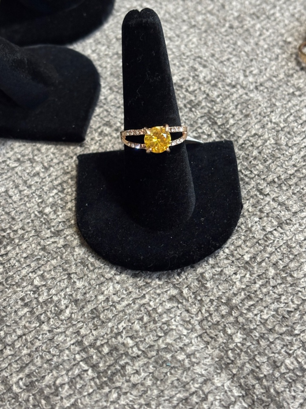 Yellow Stone Split-Shank Ring - size 9